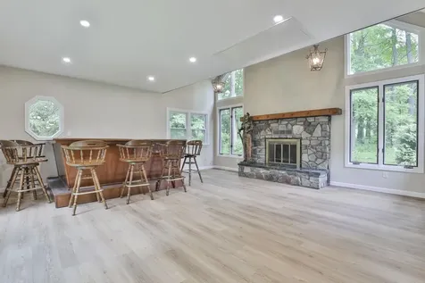 20 Morse Avenue Nashua NH 03060