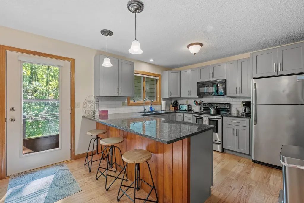 16 Riverfront Drive Woodstock NH 03262