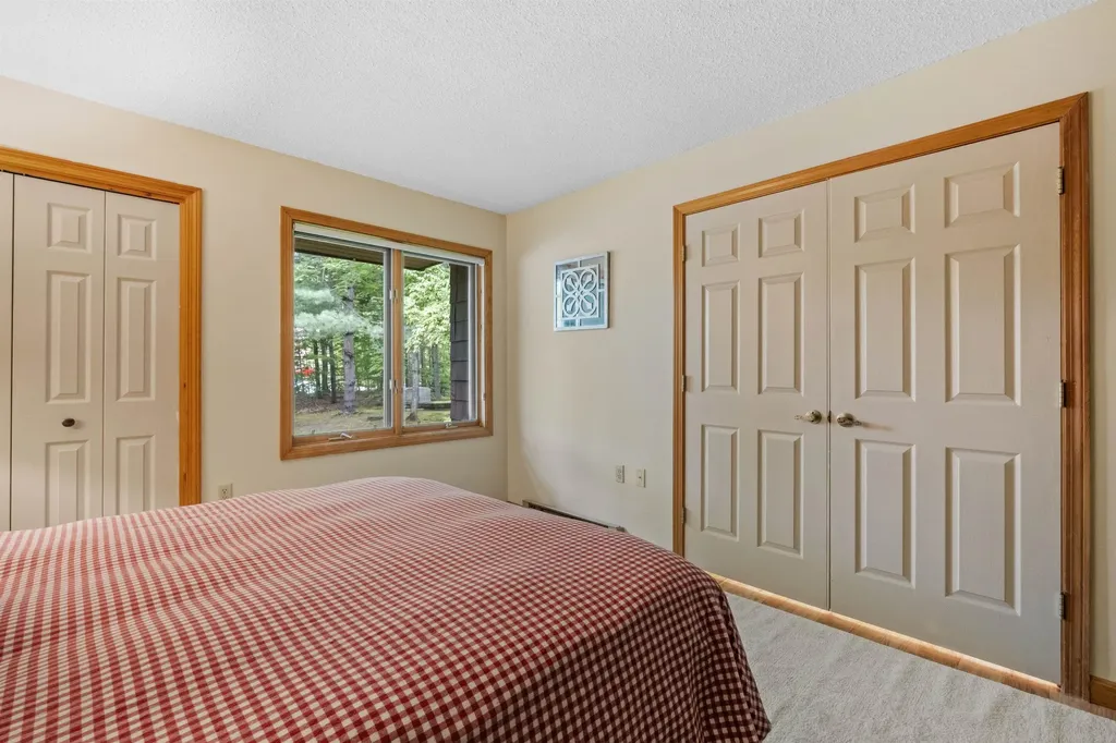 16 Riverfront Drive Woodstock NH 03262