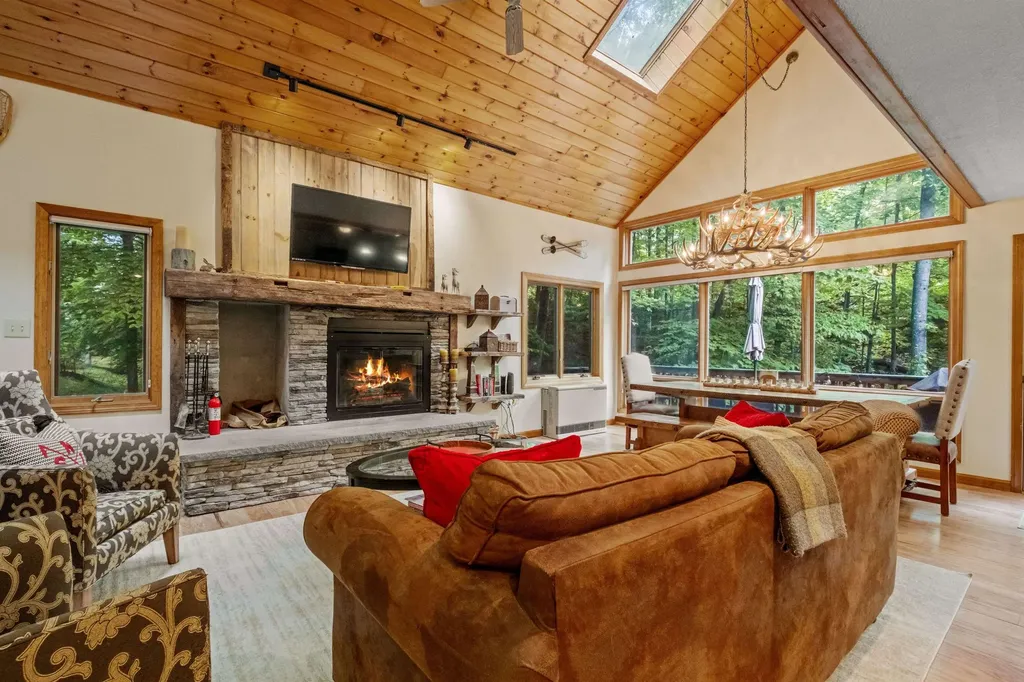 16 Riverfront Drive Woodstock NH 03262