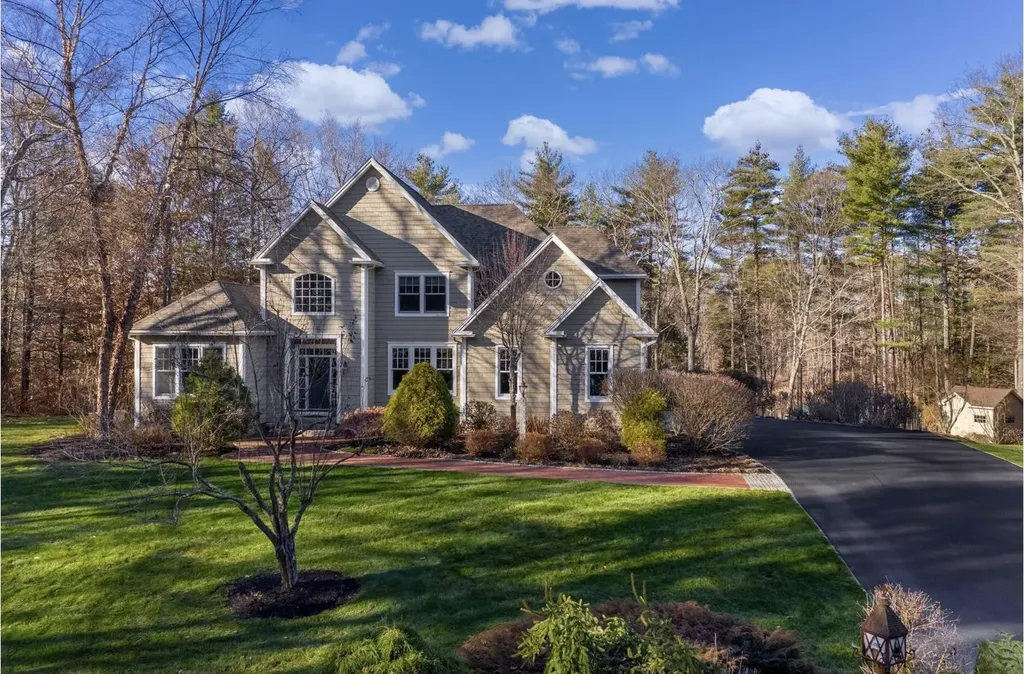 20 Doe Drive Eliot ME 03903