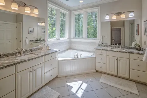 20 Doe Drive Eliot ME 03903