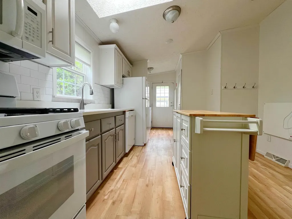 93 Jackson Avenue Rutland City VT 05701