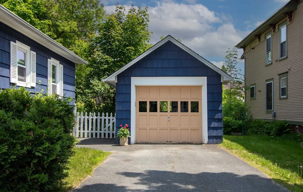 414 Spring Street St. Johnsbury VT 05819