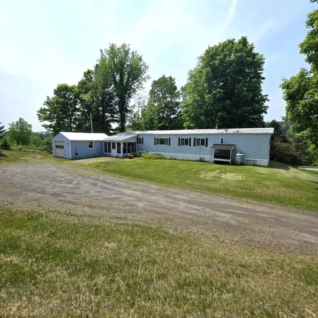 30 Players Lane Lyndon VT 05851