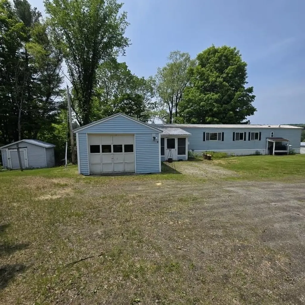 30 Players Lane Lyndon VT 05851