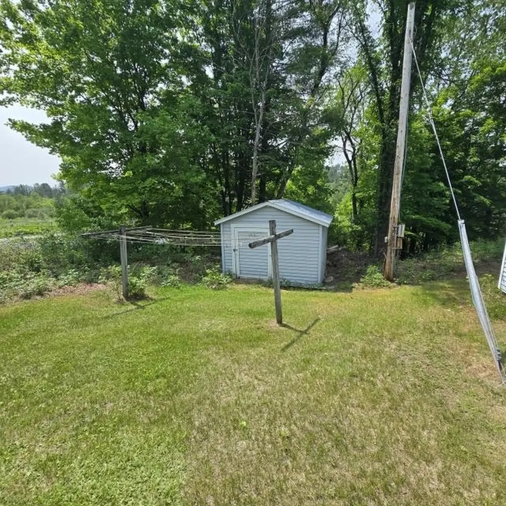 30 Players Lane Lyndon VT 05851