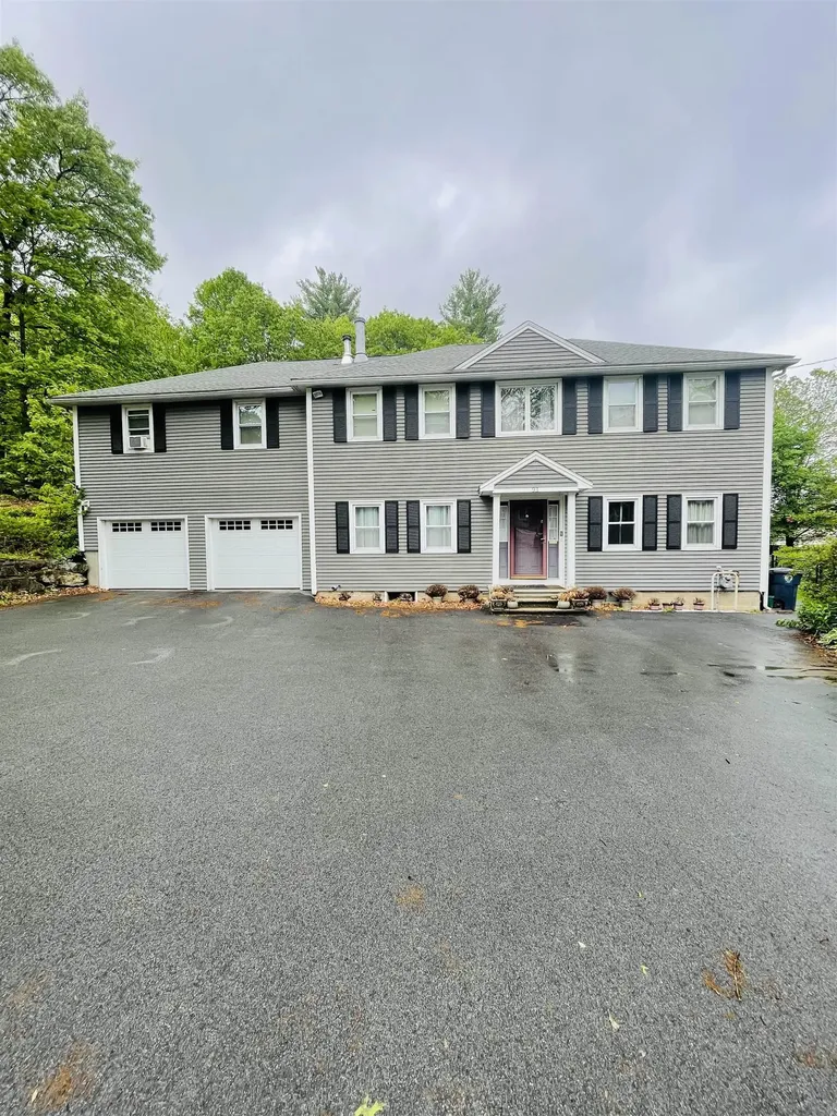 93 Harris Road Nashua NH 03062