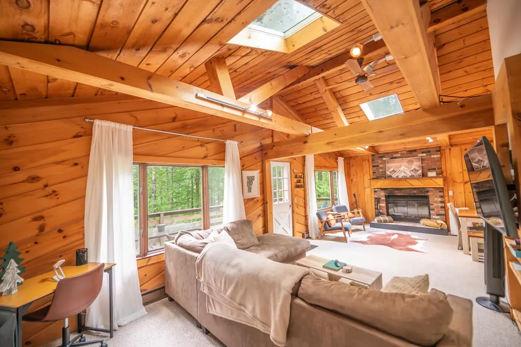 28 Country Club Road Dover VT 05356