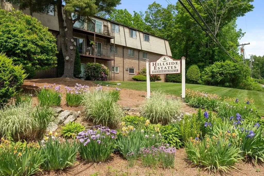 3 Pembroke Drive Derry NH 03038