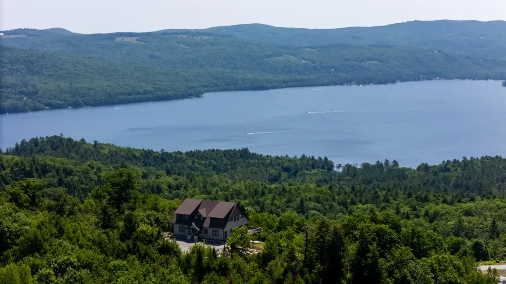 4 Skyline Drive Hebron NH 03241