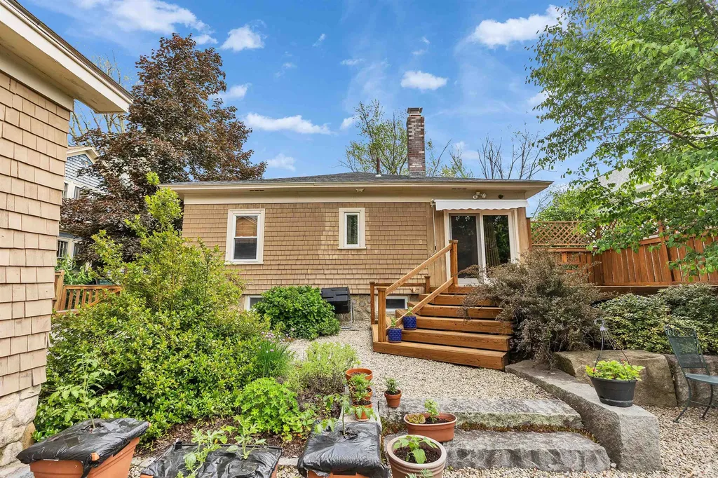 48 North Adams Street Manchester NH 03104