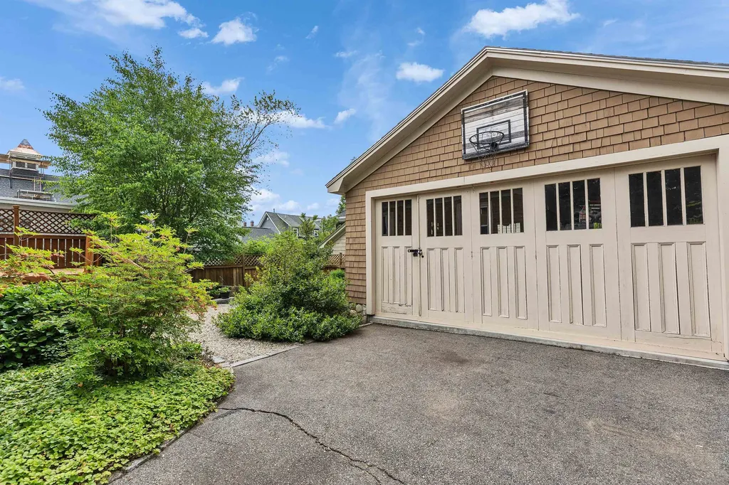 48 North Adams Street Manchester NH 03104