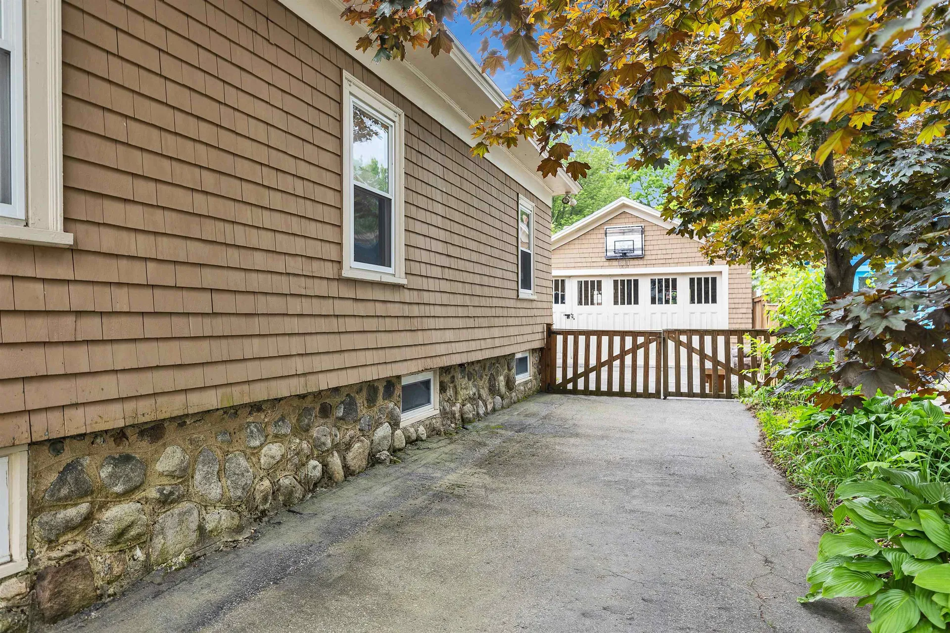 48 North Adams Street Manchester NH 03104