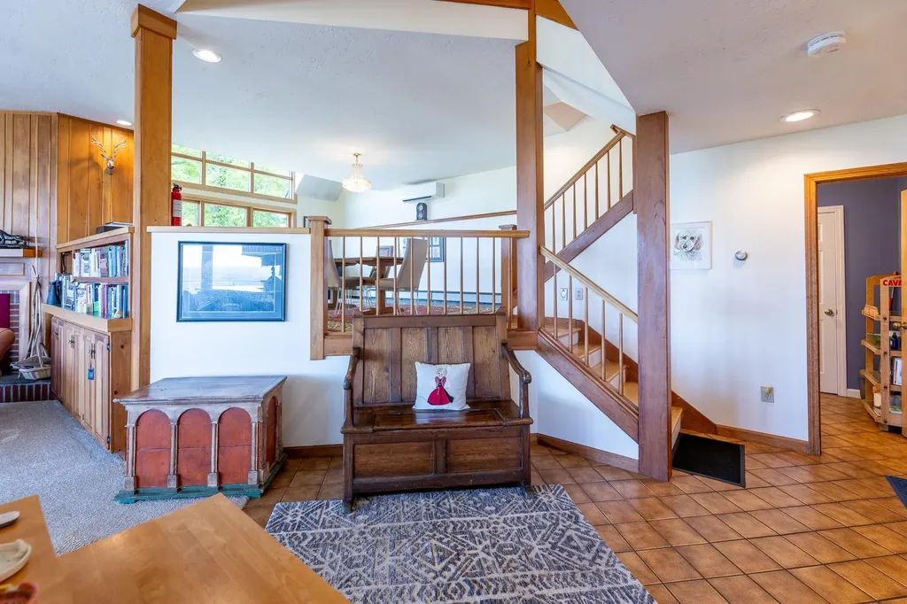 122 Coachman's Way Hartford VT 05001