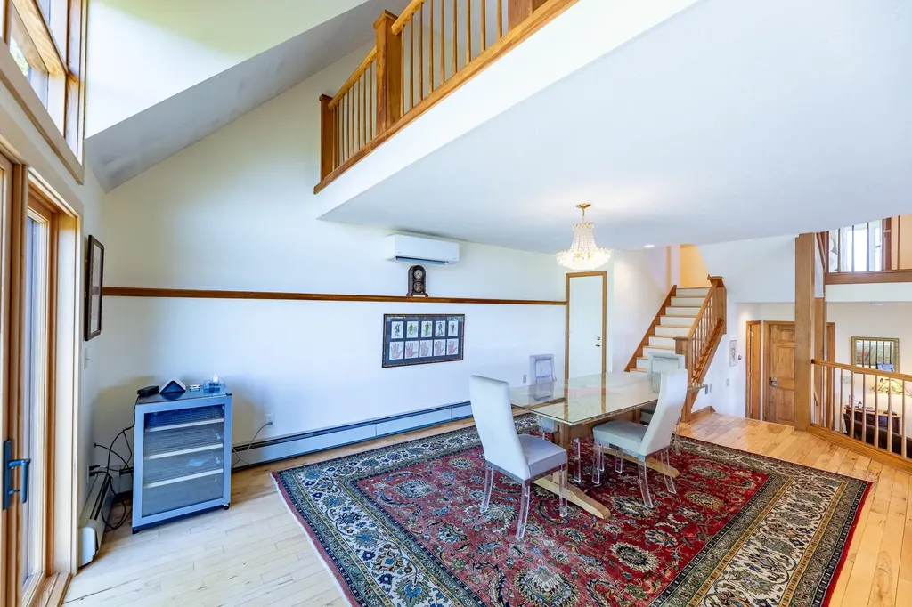 122 Coachman's Way Hartford VT 05001