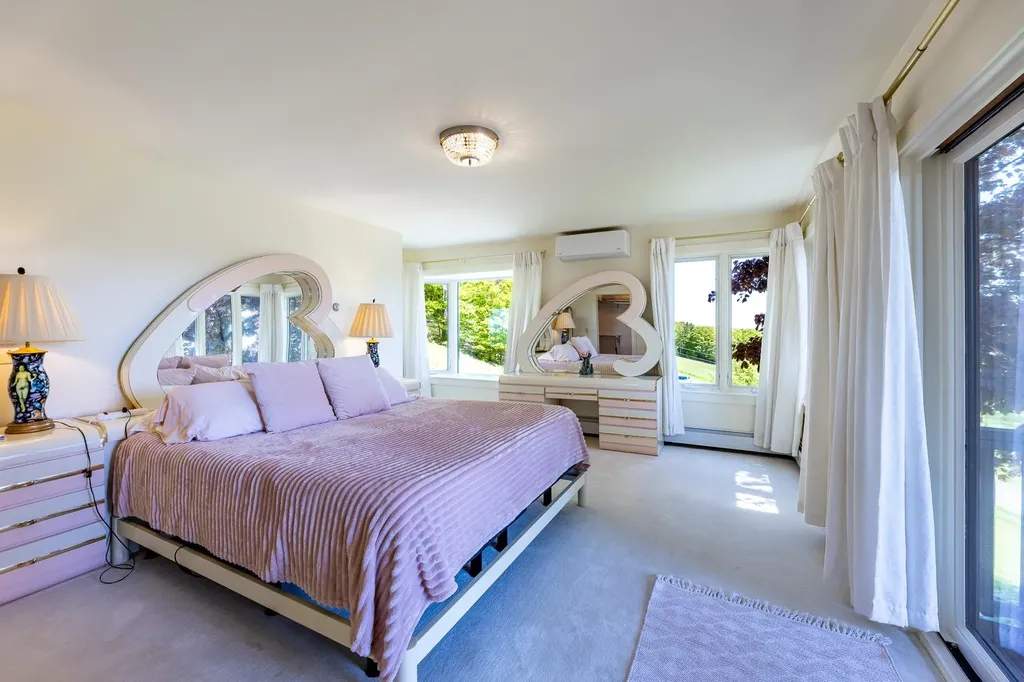 122 Coachman's Way Hartford VT 05001