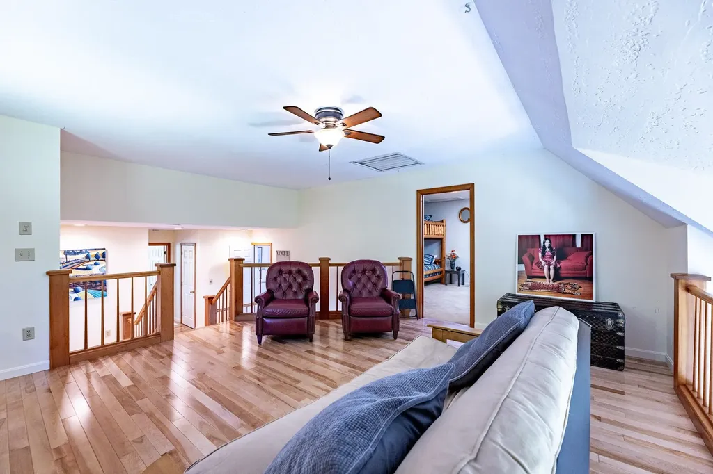 122 Coachman's Way Hartford VT 05001