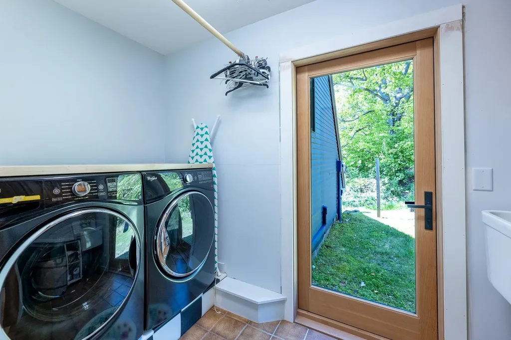 122 Coachman's Way Hartford VT 05001