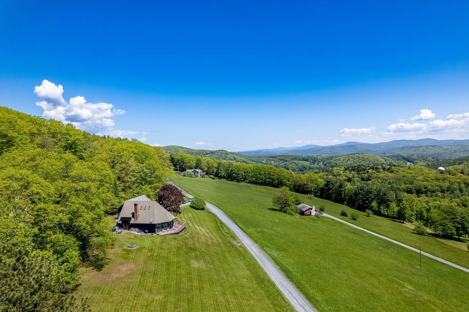 122 Coachman's Way Hartford VT 05001