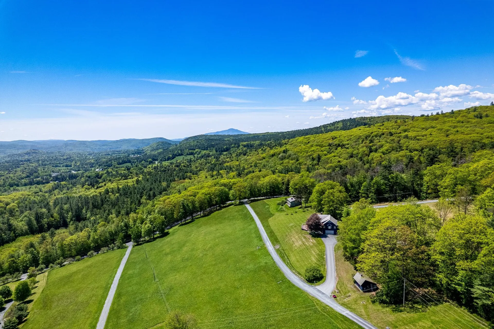 122 Coachman's Way Hartford VT 05001