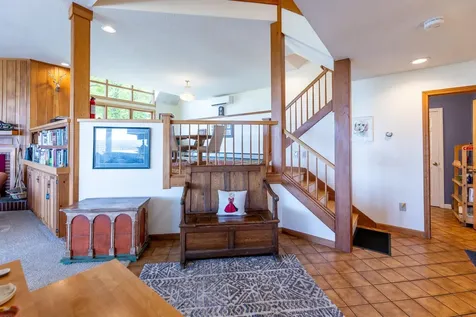 122 Coachman's Way Hartford VT 05001