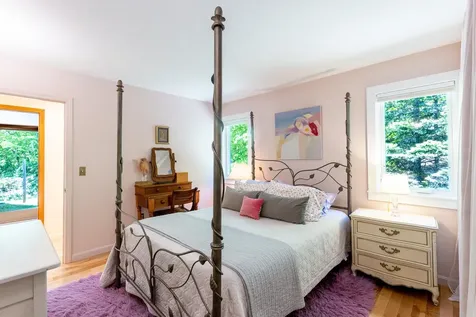 122 Coachman's Way Hartford VT 05001