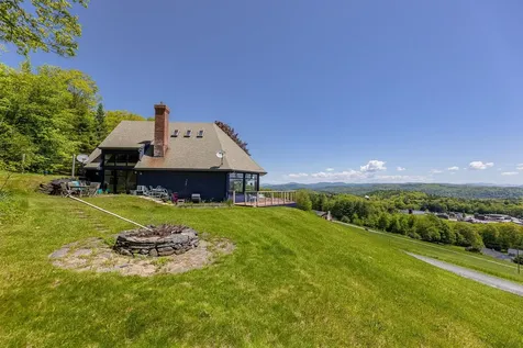 122 Coachman's Way Hartford VT 05001