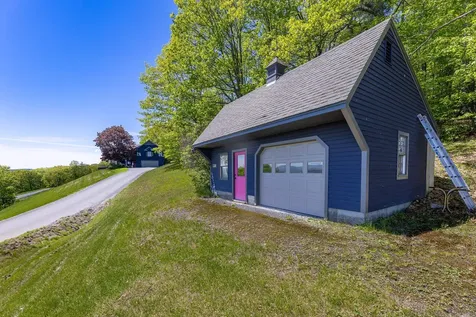 122 Coachman's Way Hartford VT 05001