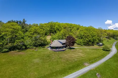 122 Coachman's Way Hartford VT 05001