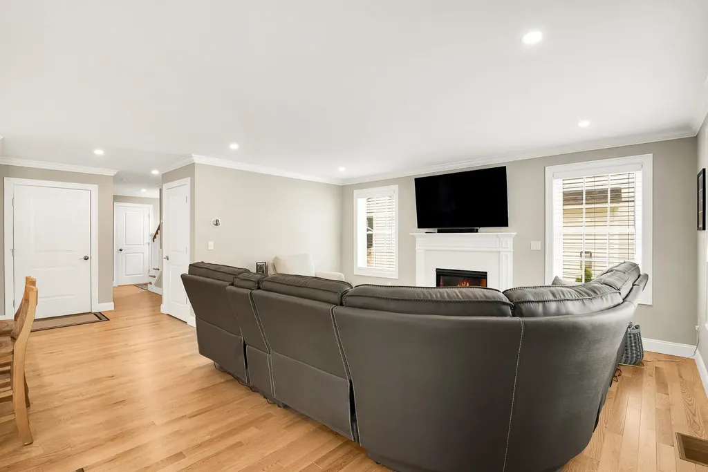 9-2 Porch Light Drive Dover NH 03820