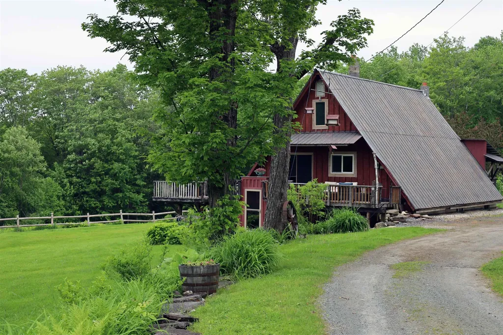 441 Radar Road East Haven VT 05837