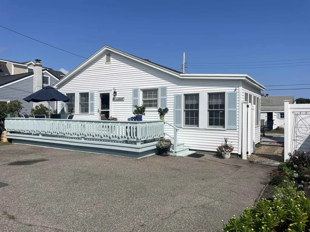 228 Bristol Street Seabrook NH 03874
