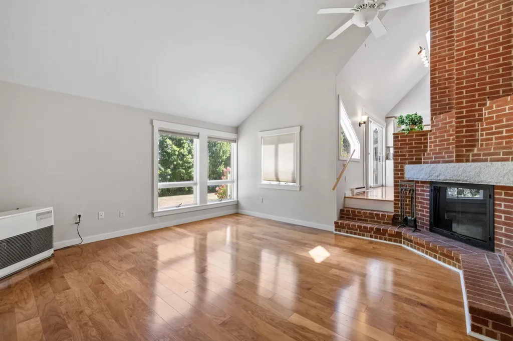 21 Fells Way Laconia NH 03246