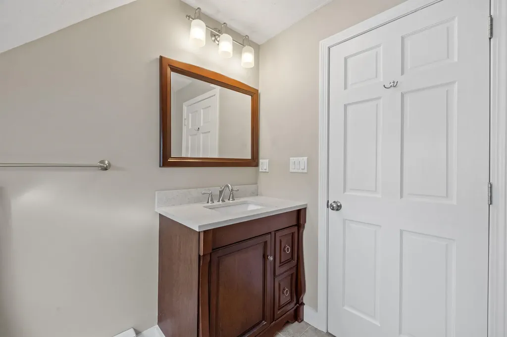 21 Fells Way Laconia NH 03246