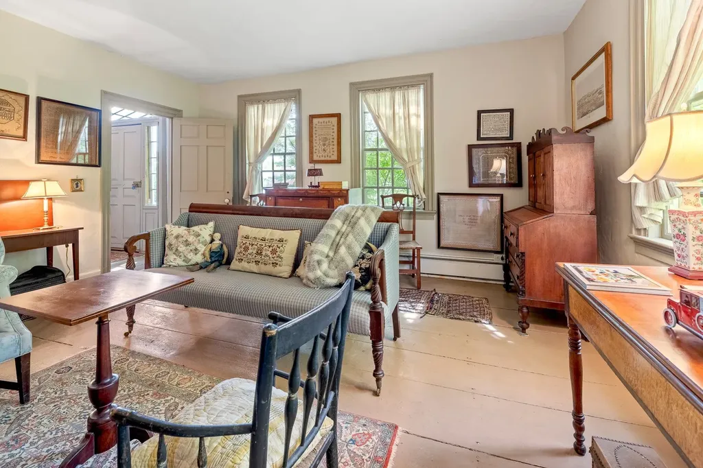 4 Quechee Road Hartland VT 05048