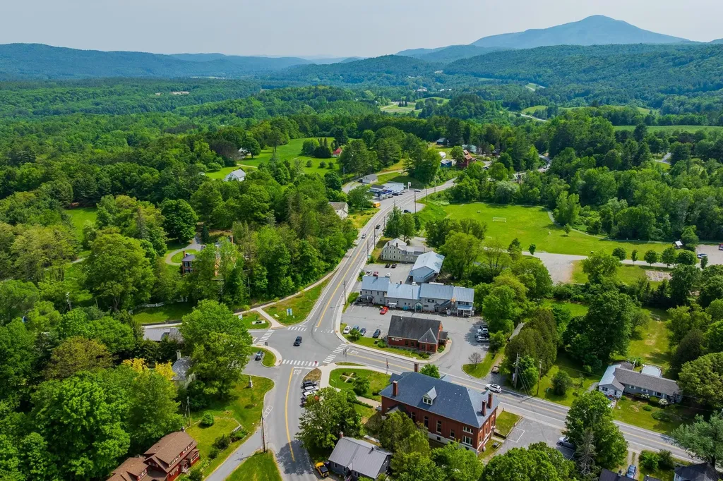 4 Quechee Road Hartland VT 05048