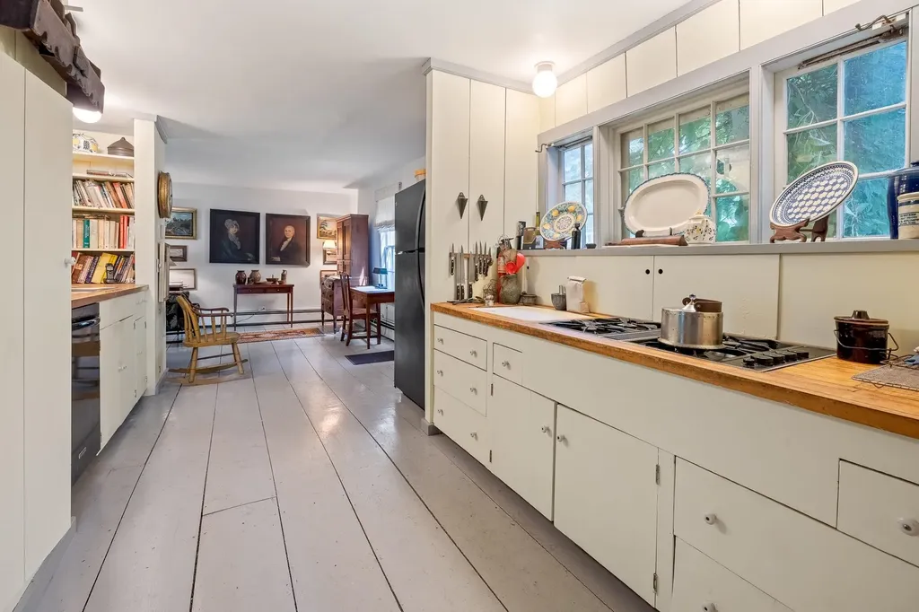 4 Quechee Road Hartland VT 05048