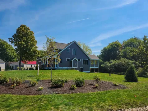 11 Edgewater Drive Brentwood NH 03833