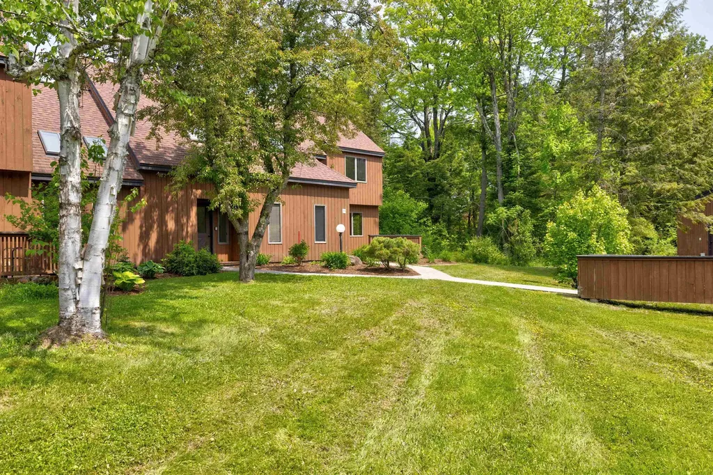 210 Field Road Stowe VT 05672