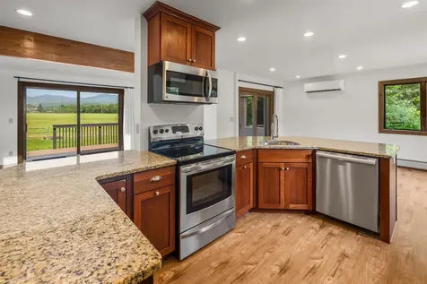 210 Field Road Stowe VT 05672