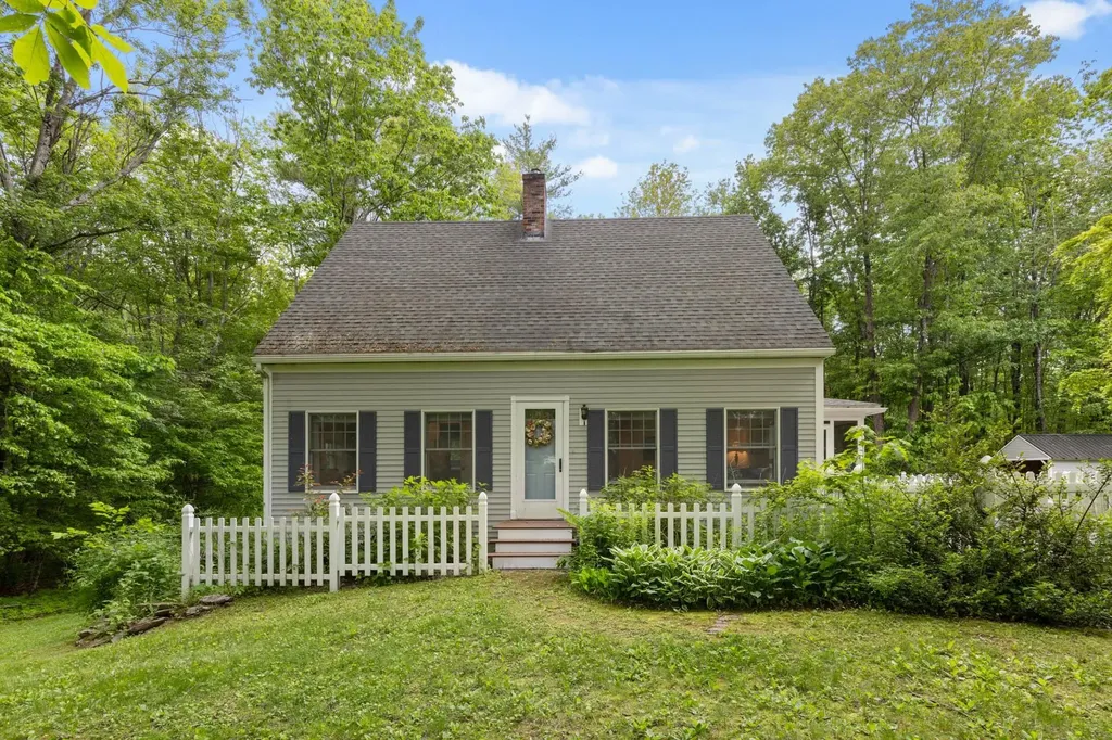 31 Riverside Farm Drive Lee NH 03861