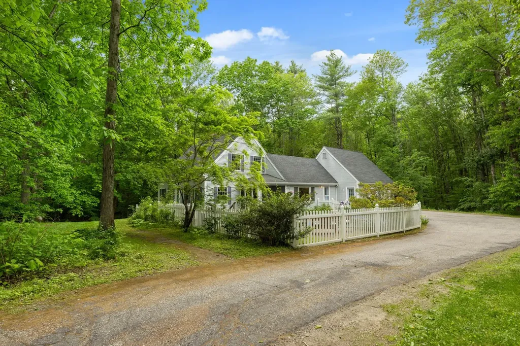 31 Riverside Farm Drive Lee NH 03861