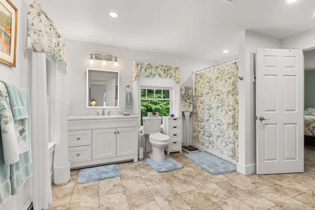 31 Riverside Farm Drive Lee NH 03861