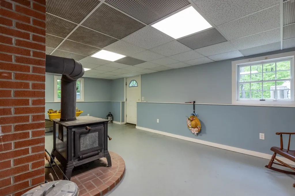 31 Riverside Farm Drive Lee NH 03861