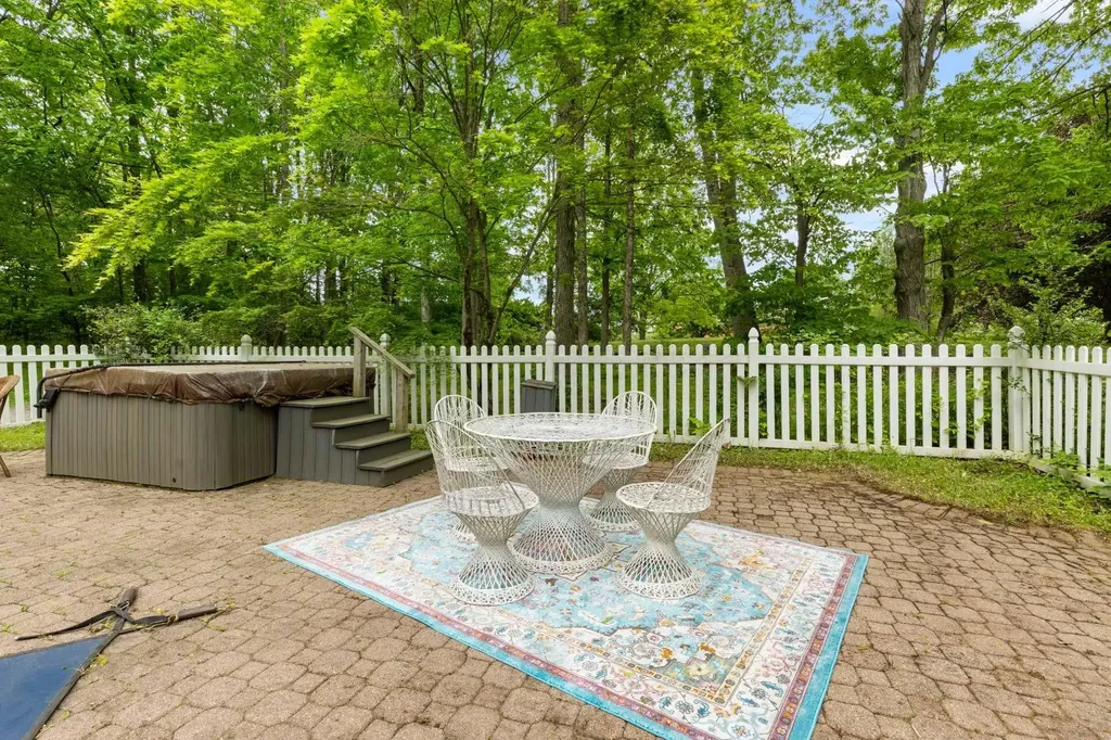 31 Riverside Farm Drive Lee NH 03861