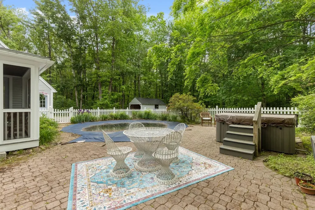 31 Riverside Farm Drive Lee NH 03861