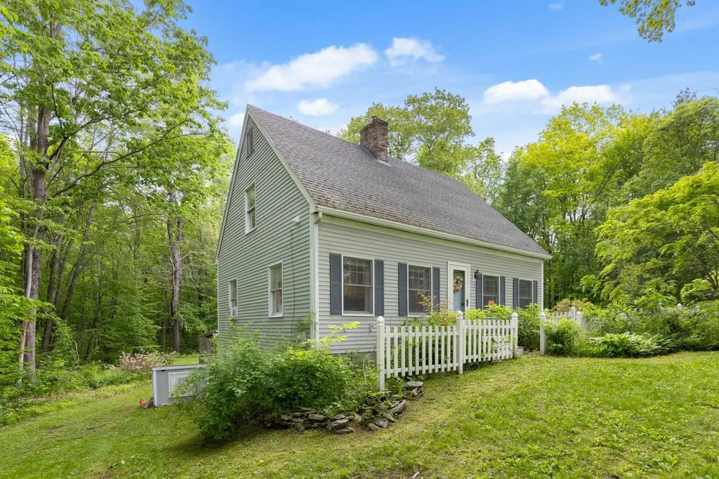 31 Riverside Farm Drive Lee NH 03861