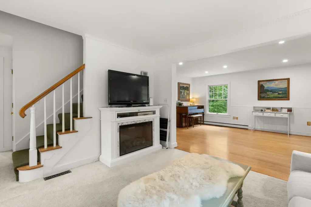 31 Riverside Farm Drive Lee NH 03861