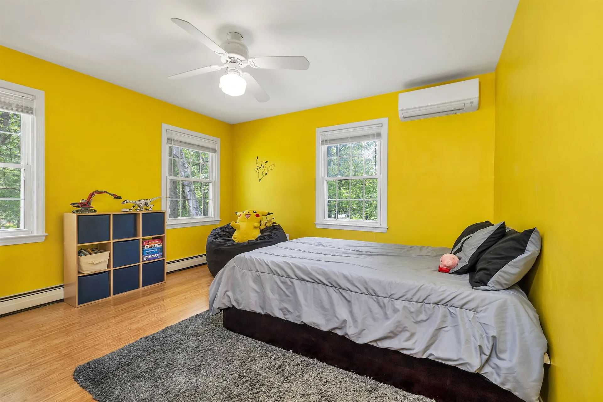 32 Holton Circle Londonderry NH 03053